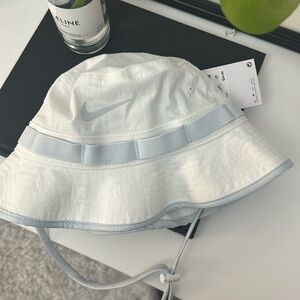 nwt: nike unisex bucket hat